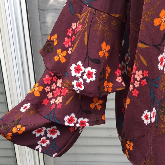 Lipslide Purple Floral Choker Bell Sleeve Top sz M - Picture 3 of 10